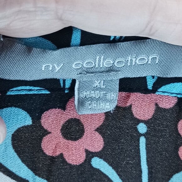 #3 3/$18 - NY Collection Black/Red Short Sleeve Button Down Top Size XL - Picture 5 of 6